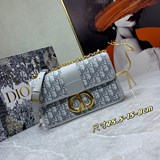 Сумка Di0r 30 Montaigne, вдохновленная моделью Dior 1947 года.