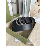 Двусторонняя поясная сумка Gucci, доступная в официальных магазинах, изготовлена