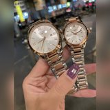 (Женская модель) Часы Longines сочетают в себе женственные материалы и динамичны