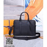Новая модель LV 59159 2023 года. Этот портфель отличается мягкостью кожи Aerogra
