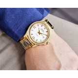 Новая модель Rolex с тремя стрелками и цветными бриллиантами отличается великоле