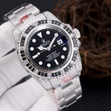 Новая модель мужских часов Rolex с керамическим безелем из серии Submariner.