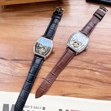 Новые часы Vacheron Constantin для мужчин, впечатляющие своей ажурной отделкой.