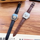 Новые часы Vacheron Constantin для мужчин, впечатляющие своей ажурной отделкой.