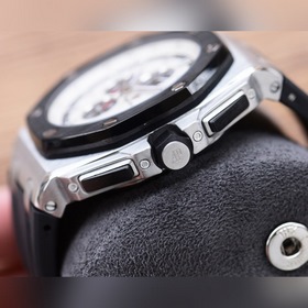 AP Royal Oak Offshore серия часов, диаметр 44 мм, толщина 14,4 мм