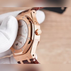 Часы Jaeger-LeCoultre Master Series отличаются функцией отображен