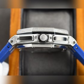 Часы Audemars Piguet с кристаллами Swarovski в форме звезд - Roya
