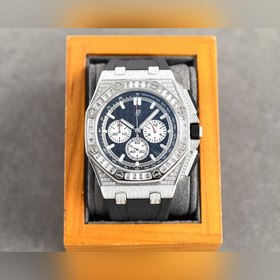 Часы Audemars Piguet с кристаллами Swarovski в форме звезд - Roya