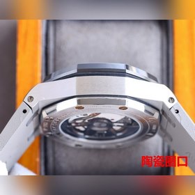 Версия с керамическим ободком Audemars Piguet Royal Oak Offshore 