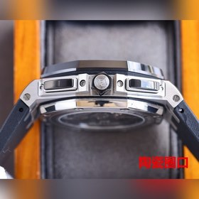 Версия с керамическим ободком Audemars Piguet Royal Oak Offshore 