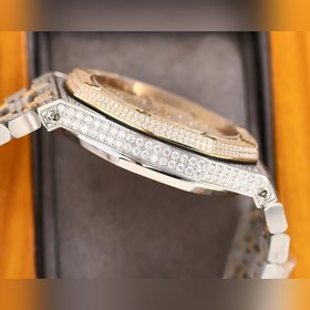 Роскошная версия, вручную инкрустированная бриллиантами, высокока