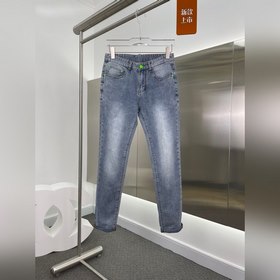 Новые джинсы Armani весна-лето  Материал с хорошей эластичностью