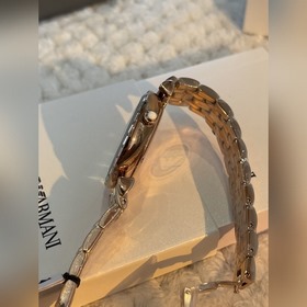 ARMANI/Армани Женские часы Модель： Ar11294 Корпус： нержавеющая ст
