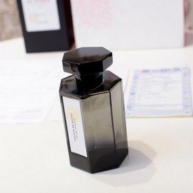 Название бренда： LArtisan Parfumeur  Voleur de Roses Упаковка то