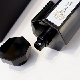 Название бренда： LArtisan Parfumeur  Voleur de Roses Упаковка то