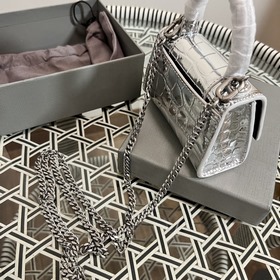 Hourglass super mini сумка с цепочкой от Balenciaga Hourglass sup