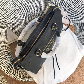 Paris Maison Motorcycle Bag - Кожа козы с золотыми гвоздиками, че