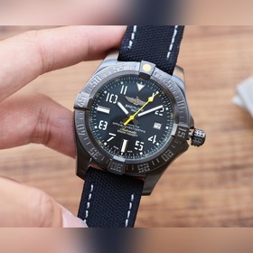 Breitling - Серия Avenger Полностью автоматический механизм 43*1
