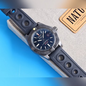 Breitling - Серия Avenger Полностью автоматический механизм 43*1