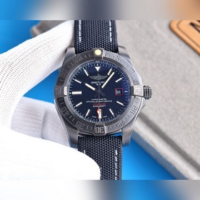 Breitling - Серия Avenger Полностью автоматический механизм 43*1