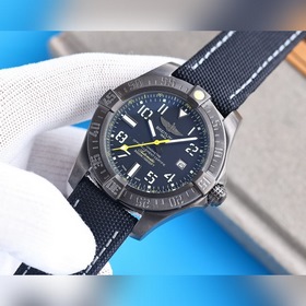 Breitling - Серия Avenger Полностью автоматический механизм 43*1