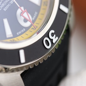 Chronograph Superocean Улучшенный выступ на ободке, соответствующ