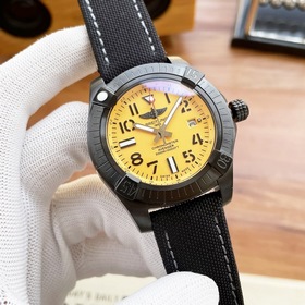 Breitling - Серия Avenger Полностью автоматический механизм 43*1