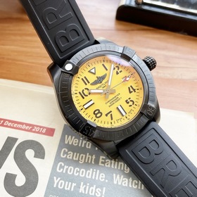 Breitling - Серия Avenger Полностью автоматический механизм 43*1