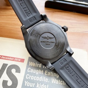 Breitling - Серия Avenger Полностью автоматический механизм 43*1