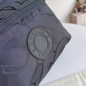 Новая сумка-рюкзак Burberry изготовлена из ткани, созданной из пе
