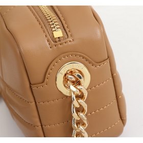 Сумка-клатч TB из овечьей кожи от Burberry Изысканная и оригиналь