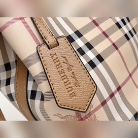 Сумка-бакет с косым ремнем от Burberry Сумка-бакет с косым ремнем