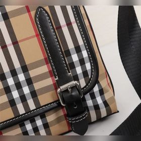 Сумка-мессенджер Burberry Canvas в клетку С роскошной отделкой из