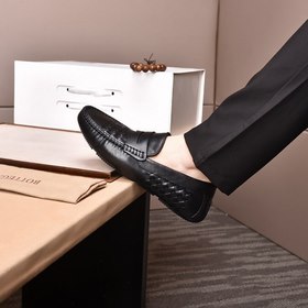 Botteg Venetta (BV) Кожаные туфли для повседневной носки Верх из