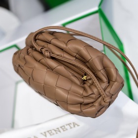 BV Сумка-клатч The Pouch, карамельный цвет, мелкая клетка Первая