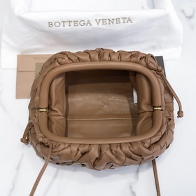 BV Сумка-клатч The Pouch, карамельный цвет, мелкая клетка Первая