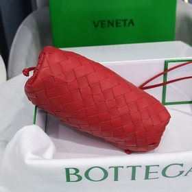 BV Сумка The Pouch, красная, с большим узором виде облаков Сумк