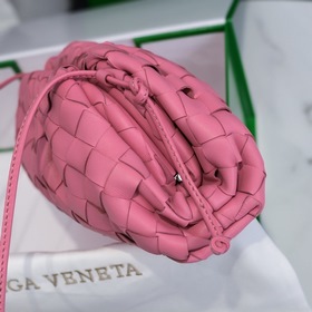BV Сумка-клатч The Pouch, маленькая, с большим узором виде облак
