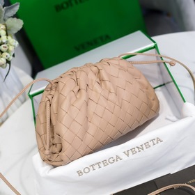 BV The Pouch сумочка в руке Маленькое облако, большая клетка Цв