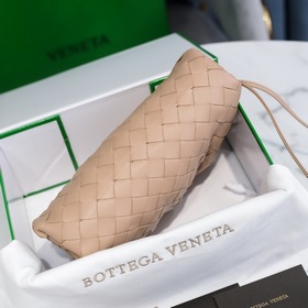 BV The Pouch сумочка в руке Маленькое облако, большая клетка Цв