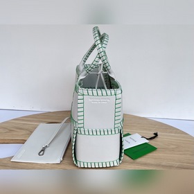 BV Arco Tote сумка-клатч, модель 690401  Плетеная сумка из овечь