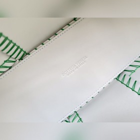 BV Arco Tote сумка-клатч, модель 690401  Плетеная сумка из овечь