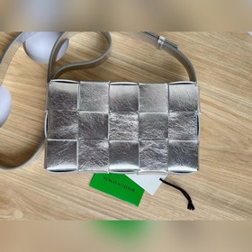 Сумка BV cassette с плетеным узором виде кубика Ручная сумка с тр