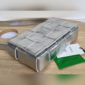Сумка BV cassette с плетеным узором виде кубика Ручная сумка с тр