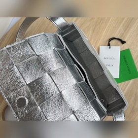 Сумка BV cassette с плетеным узором виде кубика Ручная сумка с тр