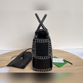 BV Arco Tote Ручная сумка Плетеная сумка из овечьей кожи Плетеная