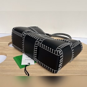 BV Arco Tote Ручная сумка Плетеная сумка из овечьей кожи Плетеная