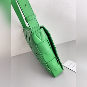 BV Плетеный небольшой сумочка через плечо Модель №： 691407 Bao D