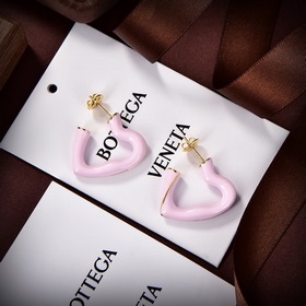 Новые серьги BV от BOTTEGA VENETA Необычный дизайн, полный индив