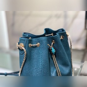BVLGARI Красная сумка-бакет из кожи змеи Модель： 287614 Доступна